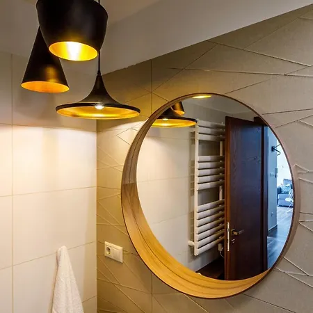 Royal Cafe Apartment