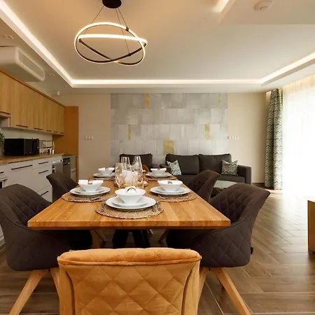 Royal Cafe Apartment Keszthely