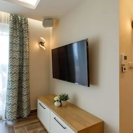 Royal Cafe Apartman